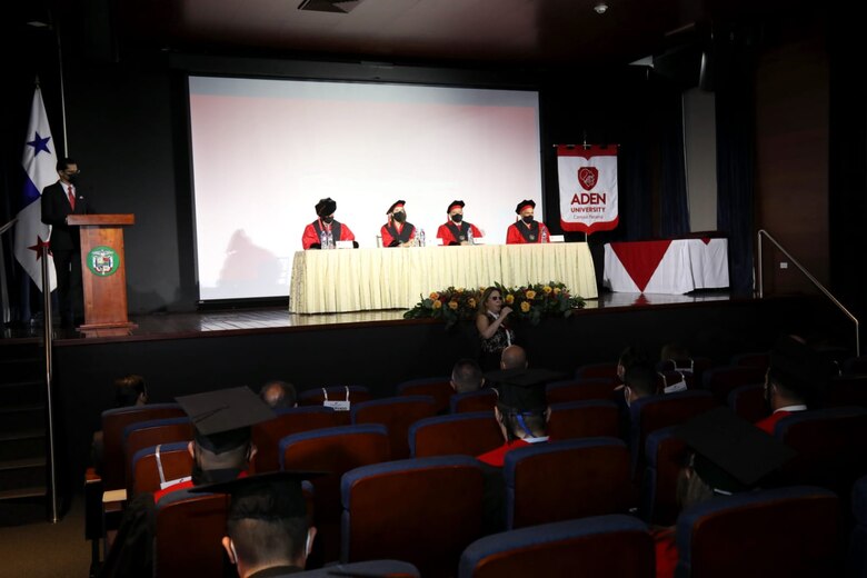 La graduación de miembros del PRD y altos cargos del gobierno de Cortizo que costó $345 mil