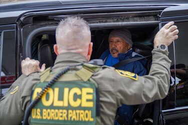 El gobierno de Estados Unidos pone fin a programas de reunificación familiar para los ciudadanos de Colombia, Cuba, Ecuador, El Salvador, Guatemala, Haití y Honduras