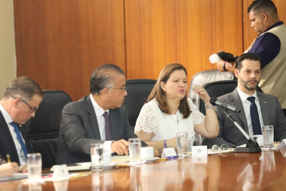 Comercios racionan cantidad de productos que puede llevar cada cliente