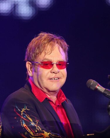 Elton John escribe libro sobre crisis de sida