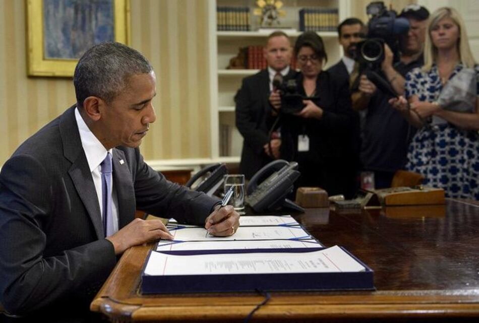 Obama firma la ley que autoriza a Puerto Rico a reestructurar su deuda