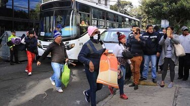 Desalojan en Quito a cubanos que pedían ayuda para llegar a Estados Unidos