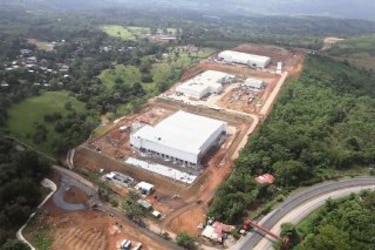 Emiten bonos para expandir Riba Smith