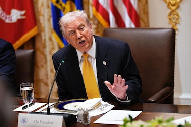 Trump celebra la dimisión del director de la BBC y le acusa de ‘corrupto’