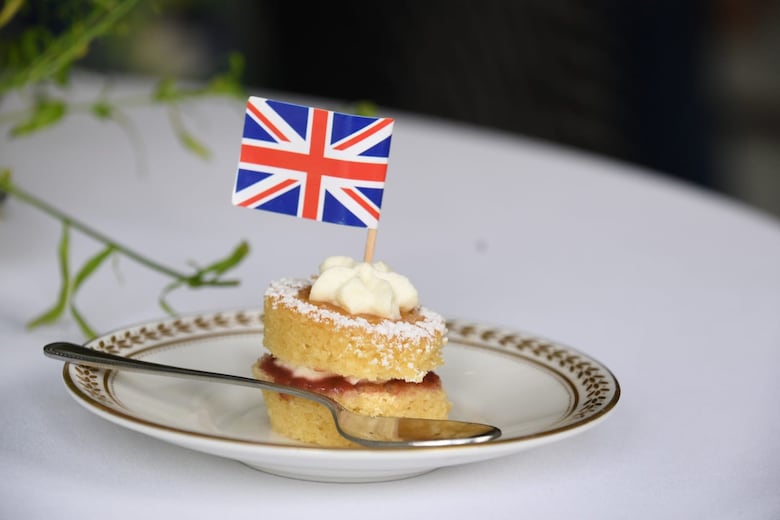 Un brindis en honor a los reyes Carlos III y Camila