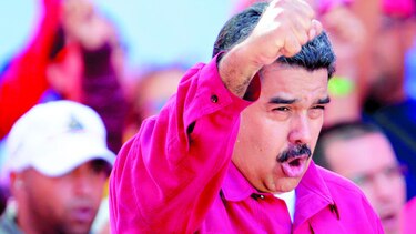 Exfiscal bloqueó investigaciones, asegura Maduro