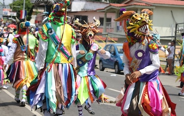 Santeños residentes en La Chorrera celebran el 10 de noviembre