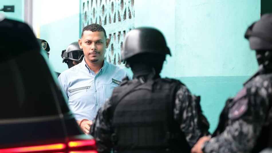 Condenan a 49 meses de prisión a exmayor Alex Cedeño tras acuerdo de pena