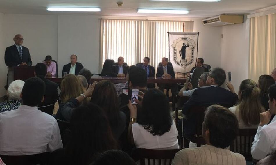 Diputado venezolano denuncia en Panamá desmanes del régimen de Nicolás Maduro