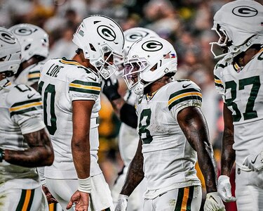 Jordan Love lidera a los Packers para derrotar a los Commanders de Jayden Daniels