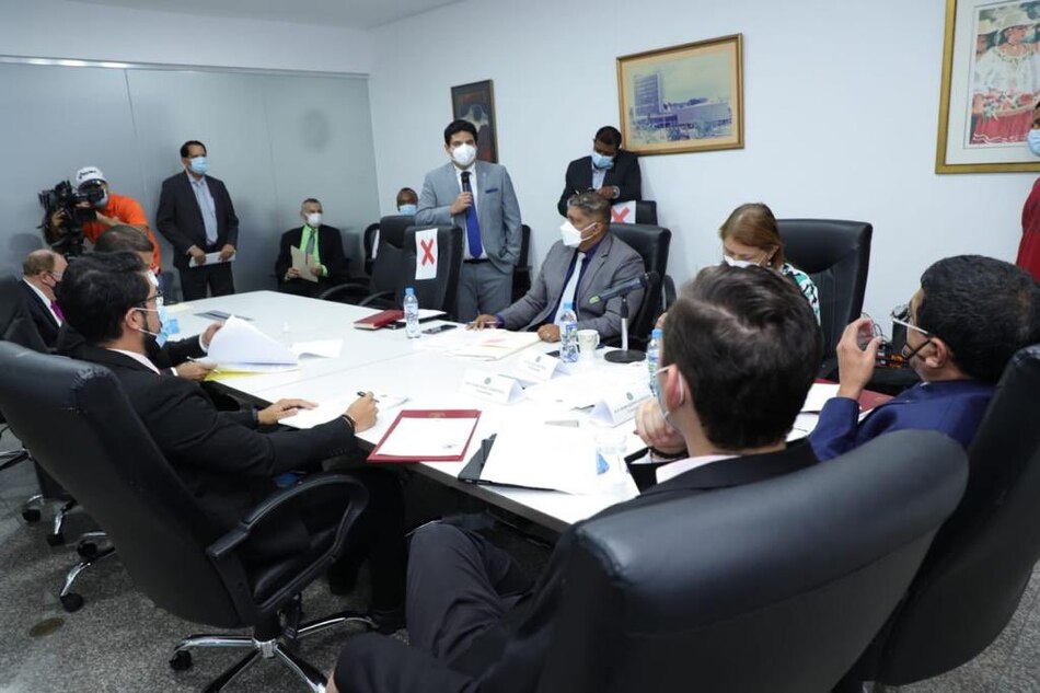 Subcomisión de la Asamblea evalúa con miembros de la sociedad civil las reformas al Reglamento Interno; Vásquez: ‘lo de hoy no fue suficiente’