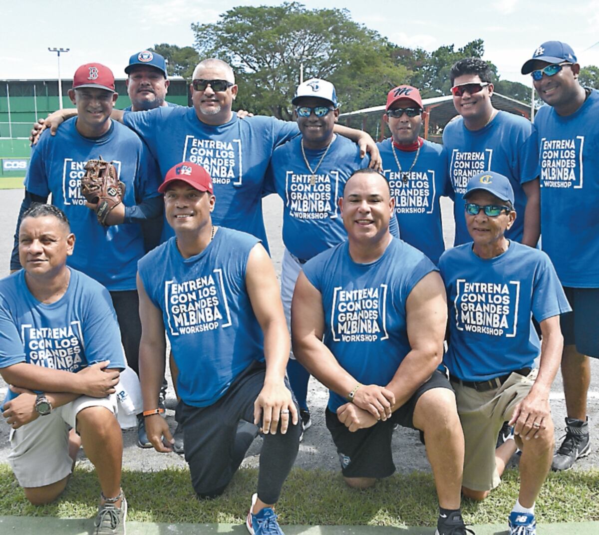 Varios ex grandes ligas revelaron sus secretos del béisbol a niños de Panamá. Elysée Fernández