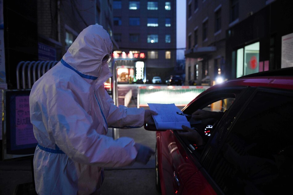 Extensión del coronavirus fuera de China hace temer una pandemia mundial