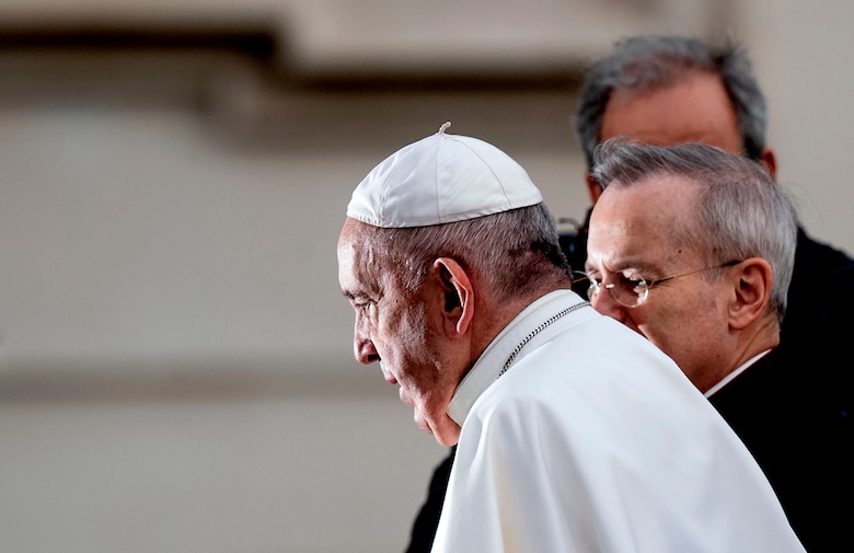 El papa Francisco cancela todas las audiencias del viernes