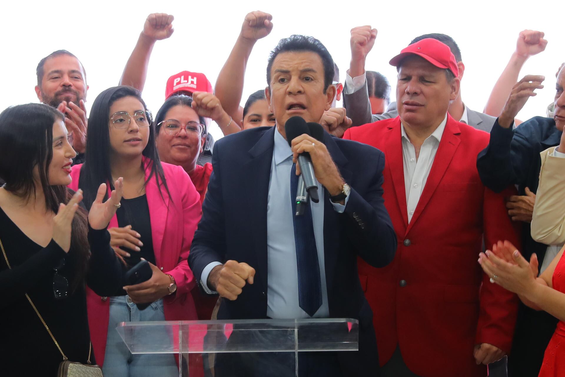Excandidato presidencial de Honduras exige recuento de votos y acusa a consejeras electorales de obedecer a "un capo