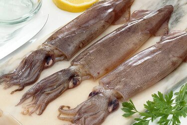 Gobierno peruano rechaza vínculo entre el aumento del precio del calamar y la pesca china