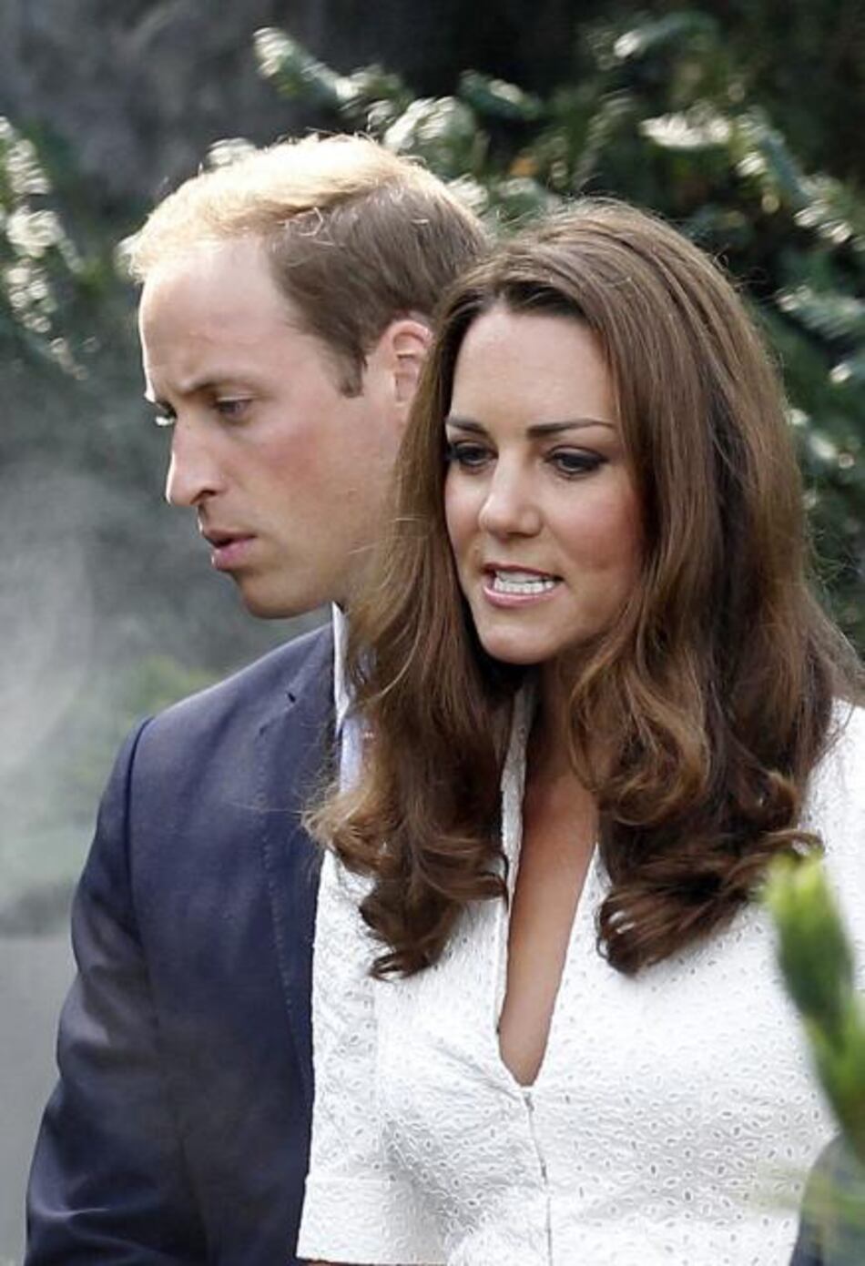 Príncipe Guillermo cancela compromiso para permanecer con Catalina