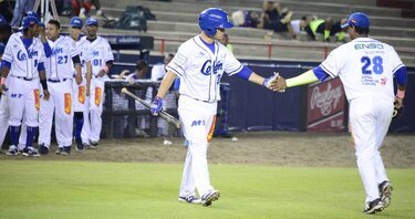 Colón reacciona y extiende la serie final
