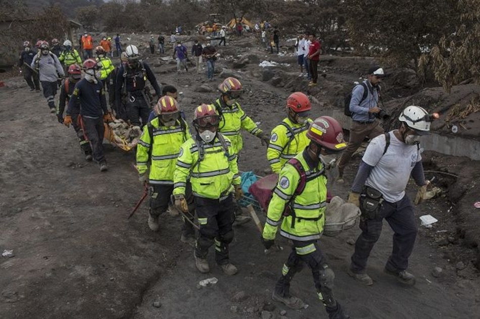 Guatemala: Aún rescatan cuerpos tras explosión de volcán