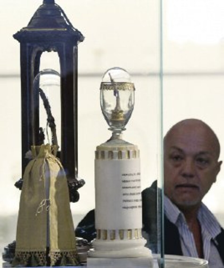 Exhiben dedos de Galileo Galilei