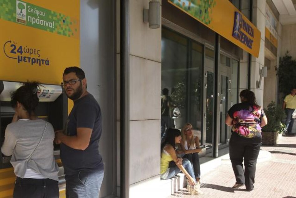 Piraeus Bank absorberá las sucursales de los bancos chipriotas en Grecia