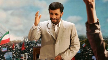 ¿Cómo se convirtió el expresidente iraní Ahmadineyad en uno de los misterios más extraños de la guerra en Irán?