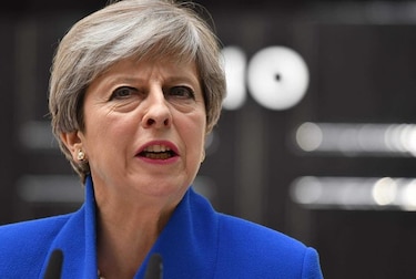 Theresa May y partido llegan a acuerdo pero no formarán coalición
