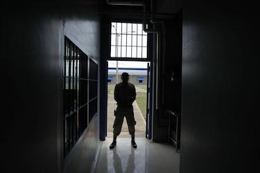 Genaro López en La Nueva Joya: las condiciones de su detención en una celda de máxima seguridad