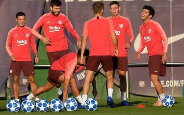 Ausente Messi, llega la hora de Coutinho y Dembelé