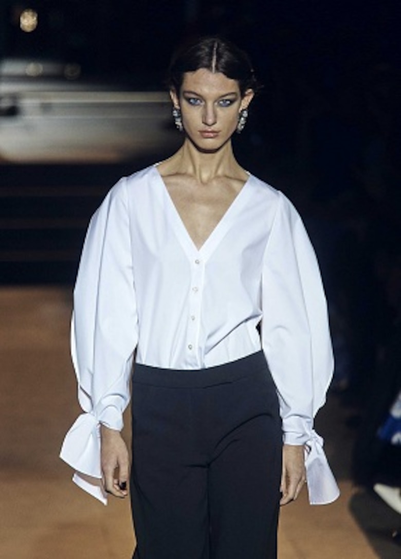 Carolina Herrera dice adiós con elegante gesto triunfal