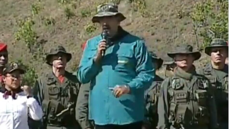 Maduro llama a militares a 'estar listos' para defender a Venezuela de un ataque de Estados Unidos