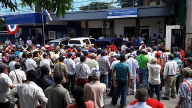 Jubilados y pensionados piden a Varela que sancione proyecto sobre décimos