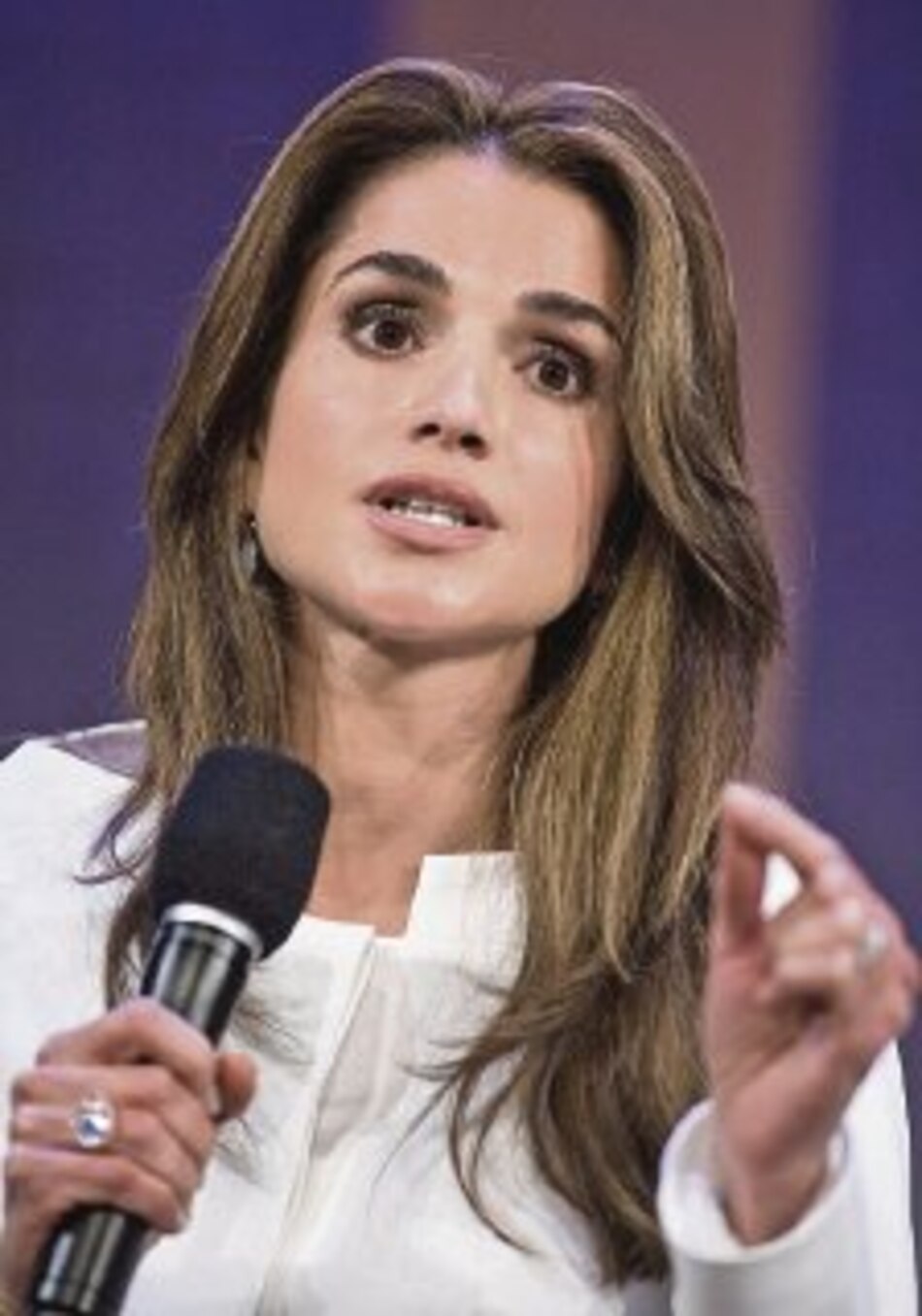 La reina Rania presenta libro