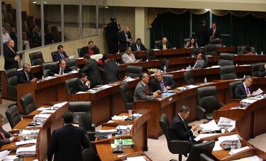 Extenso debate a ley de descentralización