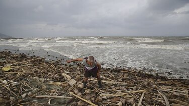 Poderoso tifón 'Hagupit' toca tierra al este de Filipinas