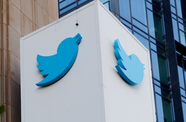 Twitter retira marca de verificación azul a cuentas que no paguen suscripción