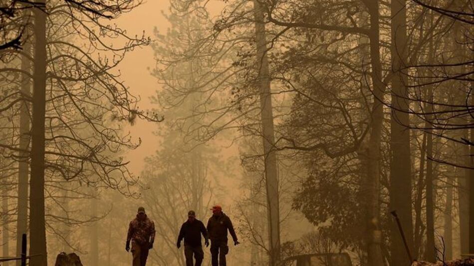 Víctimas de incendios ya suman 25 en California