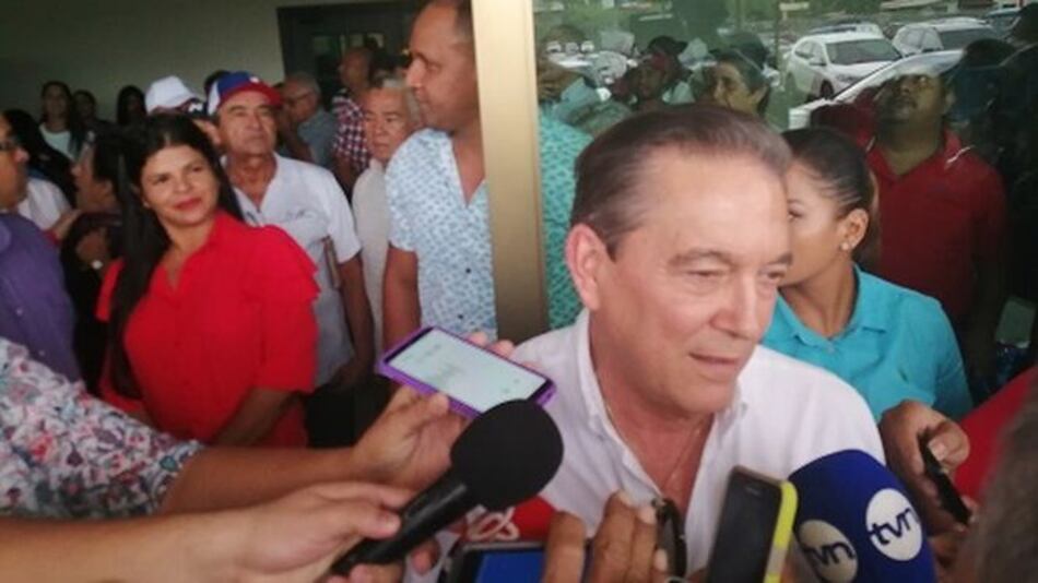 Cortizo afirma que revisará los contratos firmados en la recta final de Varela