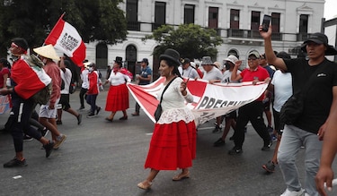 Gobierno peruano pide al Congreso diálogo para lograr adelanto electoral