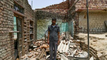 Al menos 150 muertos por violentas tormentas de polvo en India