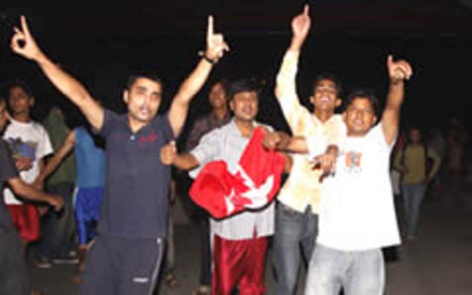 Nepal abole la monarquía