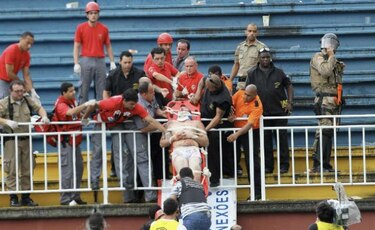 FIFA condena violencia en estadio de Brasil