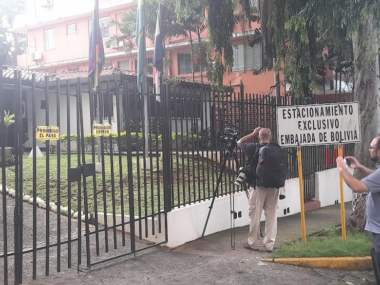 Saúl Méndez, dirigente del Suntracs, solicita asilo en la embajada de Bolivia