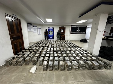 Autoridades decomisaron casi tres toneladas de drogas