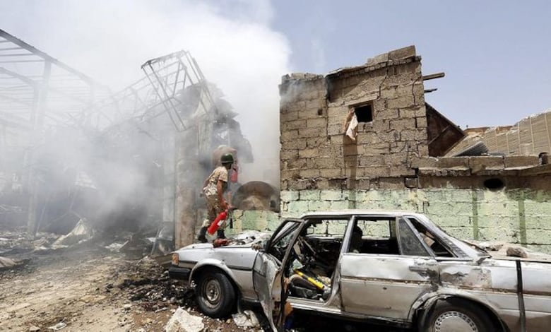 Barcos iraníes que iban a Yemen huyen de buques estadounidenses