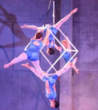 Espectáculo de danza aérea y contemporánea se presenta en las provincias