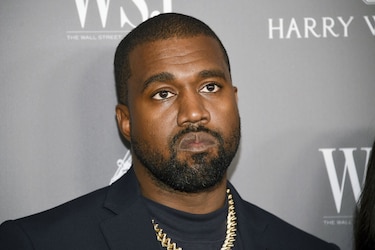 Una exasistente de Kanye West lo demanda por acoso sexual e incumplimiento de contrato