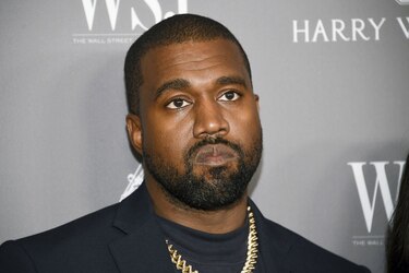 Una exasistente de Kanye West lo demanda por acoso sexual e incumplimiento de contrato
