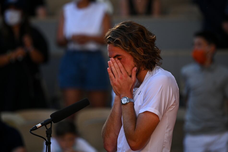 Tsitsipas gana a Zverev y pasa a la final de Roland Garros