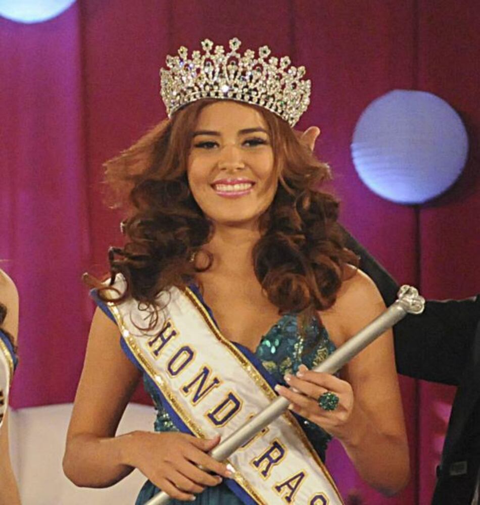Honduras sepulta a su reina de belleza
